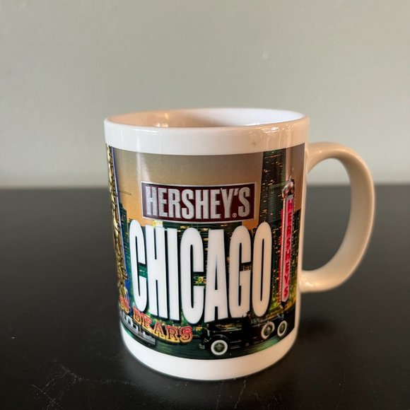 M Ware CHICAGO Skyline Souvenir Mug Navy Pier Sears Tower  L Train  Hersey’s - Picture 2 of 4